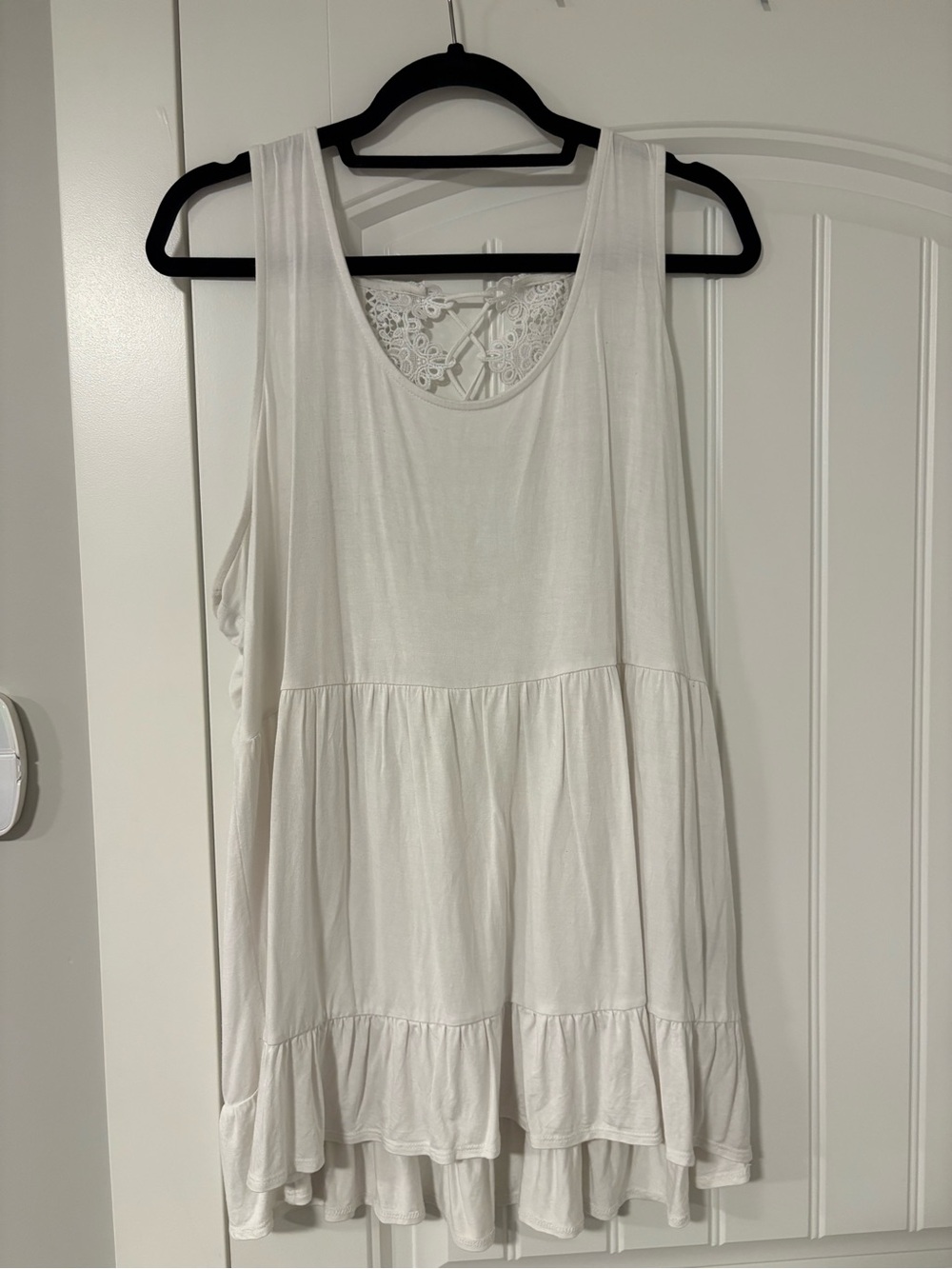 Women's White Sleeveless Tiered Tunic Tank with Lace Back